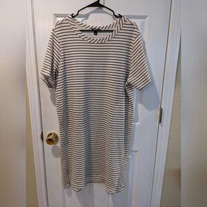 Women's XL Stripe Shirt Dress Ivory/Black Short Sleeve Crewneck Relaxed Fit Soft